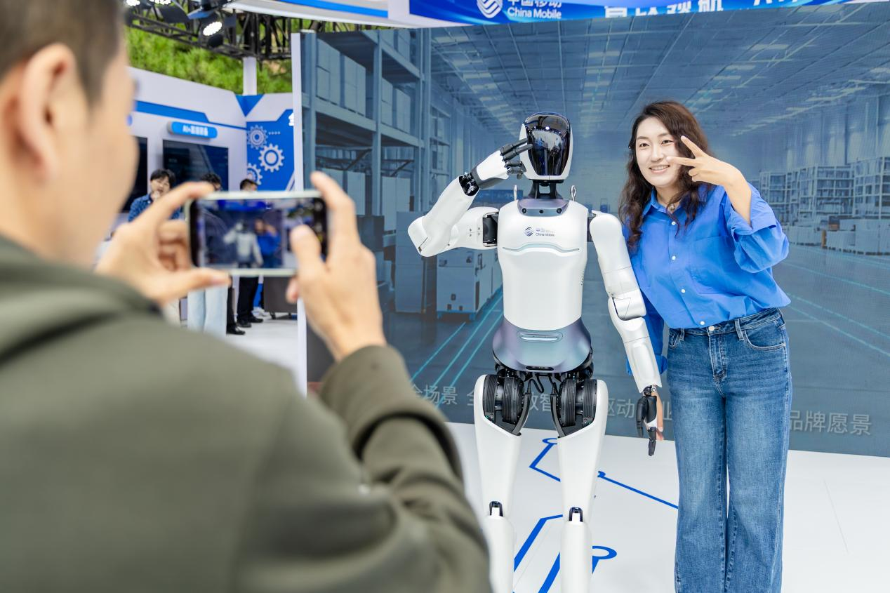 2026全球工业互联网大会辽宁移动展示工业互联网与人工智能融合赋能成果(图2)
